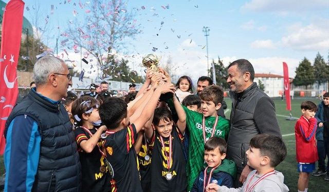 Levend Sarıoğlu U-10 Futbol Ligi’nde muhteşem final