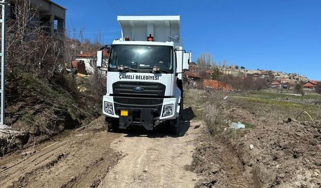 Çameli Belediyesi yol bakım çalışmalarına hız kesmeden devam ediyor