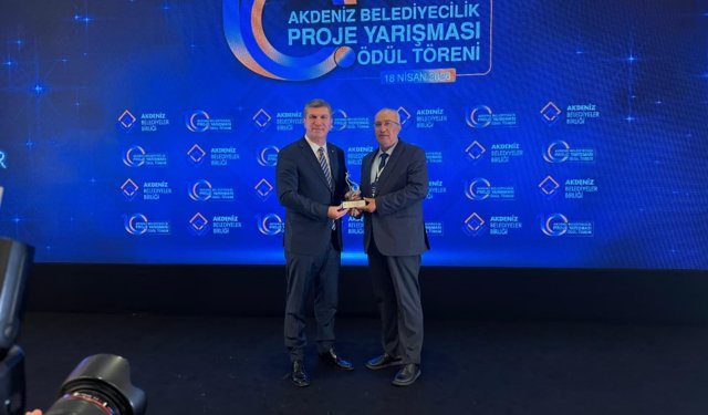 Çameli’den Çifte Başarı: Başkan Arslan Komisyona Seçildi, Belediye Ödüllendirildi