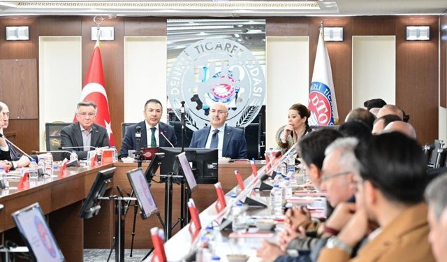 Vali Köşger’den iş dünyasına yakın temas