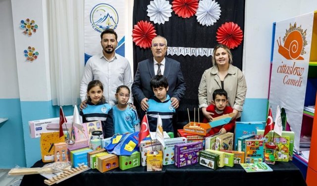 Çameli'de Özel Eğitim Öğrencilerine Malzeme Desteği