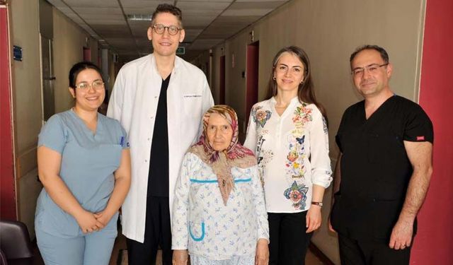 Yumurtalık kanseri teşhisi konulan hasta 12 günde sağlığına kavuştu