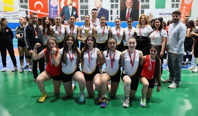 Voleybol Küçük Kızlar Gelişim Ligi sona erdi