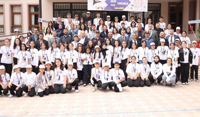 Denizli’de Ortaokul Öğrencilerinin Projeleri Bilim Şenliğinde Görücüye Çıktı