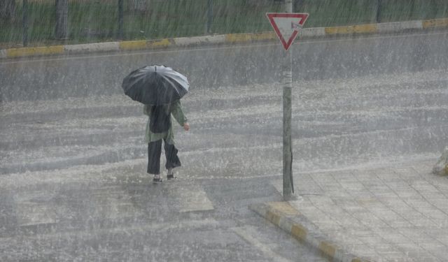 Denizli İçin Kuvvetli Gök Gürültülü Yağış Uyarısı