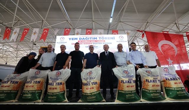 Denizli Büyükşehir’den 6.317 Yetiştiriciye Yem Desteği