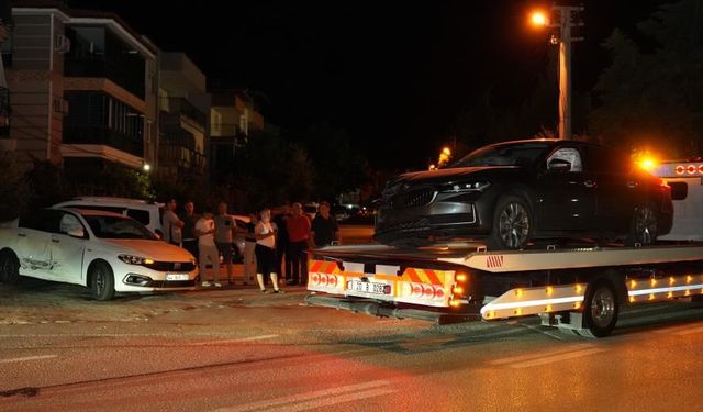 Tali Yoldan Çıkan Otomobil 5 Aracın Karıştığı Zincirleme Kazaya Neden Oldu