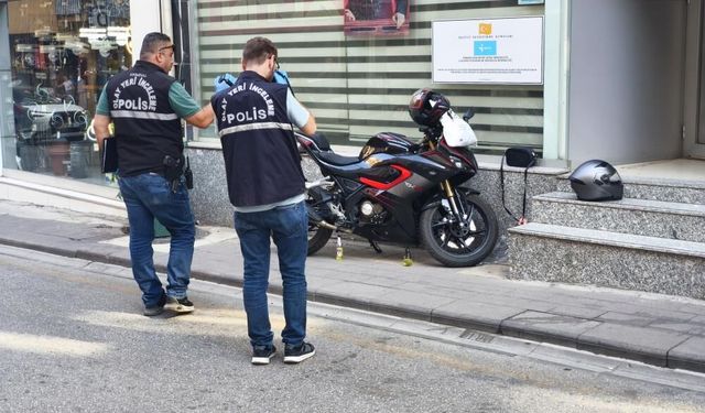 Denizli'de Acemi Kundakçı Motosikleti Yakamadı