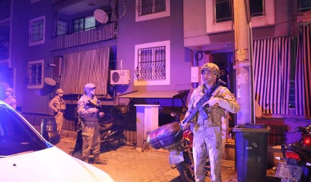 Denizli'de 53 Yılla Aranan 2 Firari JASAT'ın Sıkı Takibinden Kaçamadı