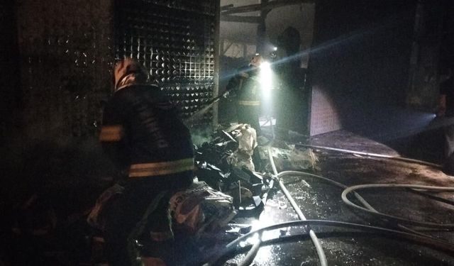 Denizli'de Marangozhanede Çıkan Yangın Paniğe Neden Oldu