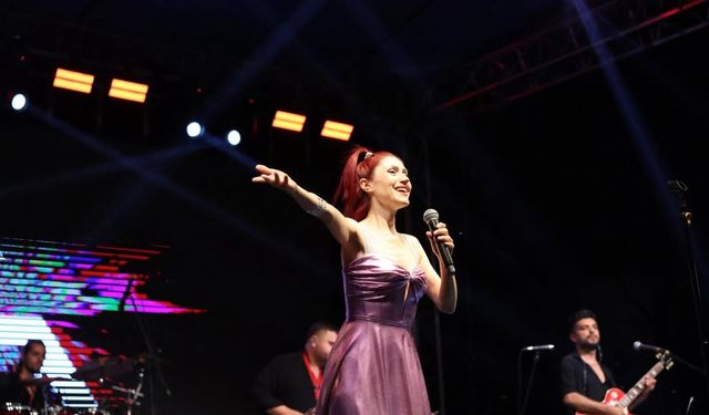 Honaz'da Kiraz Festivali Aslı Güngör Konseriyle Final Yaptı