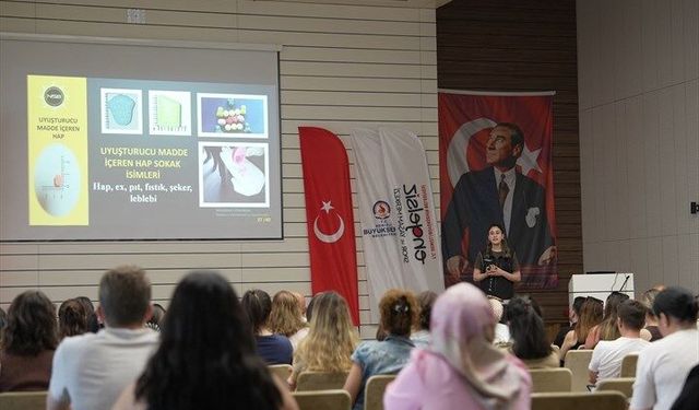 Denizli Büyükşehir Personeline, Bağımlılık Ve Siber Suçlarla Mücadele Eğitimi Verildi