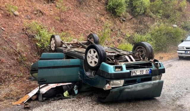 Denizli'de Takla Atan Otomobilde Baba Öldü, Kızı Yaralandı
