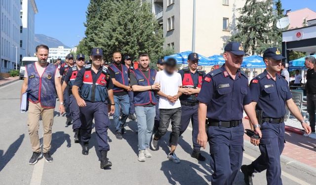 Denizli’de Sosyal Medyadan ‘Günlük Yüksek Ücretli İş’ Tuzağı, 4,5 Milyon Liralık Vurguna 6 Tutuklama!