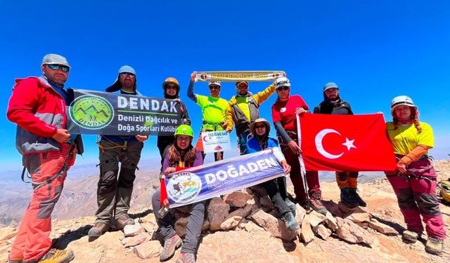 Denizli'li Dağcılar Hakkâri’de Zirve Yaptı