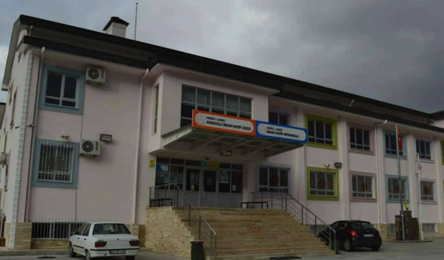 Çameli'de Öğrencilere Tablet ve Burs Desteği