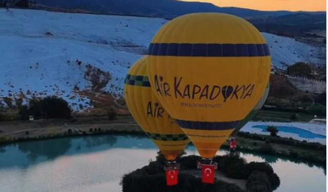 Denizli'de 30 Ağustos Coşkusu Gökyüzünde Yaşandı!