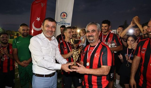 Denizli Büyükşehir’de Kupalar Sahiplerini Buldu