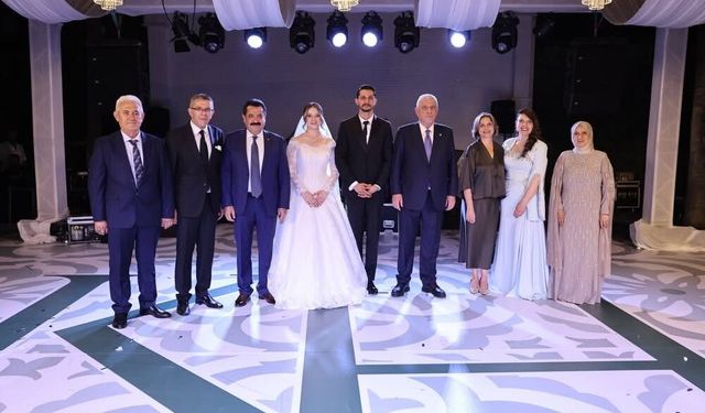 İyi Parti Milletvekili Öztürk Kızını Evlendirdi