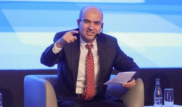 Prof. Dr. ÖZ: “Haz ve Hız Çağında Tüketim Bağımlılığı Sadece Ekonomiyi Etkilemiyor”
