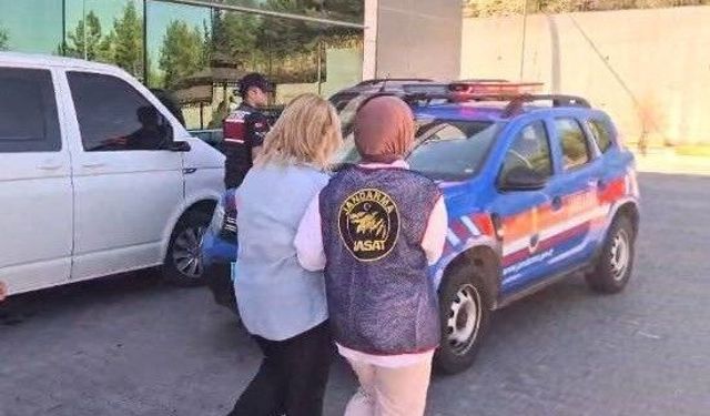 Denizli’de Yaşlı Vatandaşı Dolandıran 2 Şüpheli İzmir’de Yakalandı