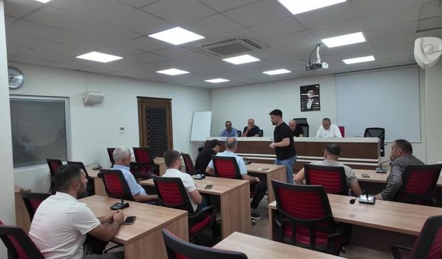 Honaz Belediye Meclis Toplantısında Yeni Parti Koltukları Boş Kaldı