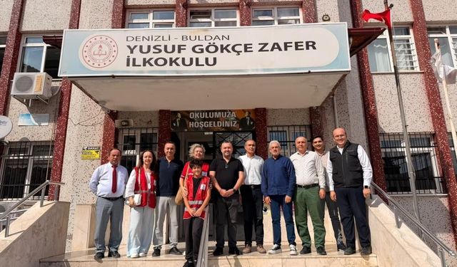 Kızılay’dan Buldanlı Öğrencilere Çanta Ve Kırtasiye Desteği