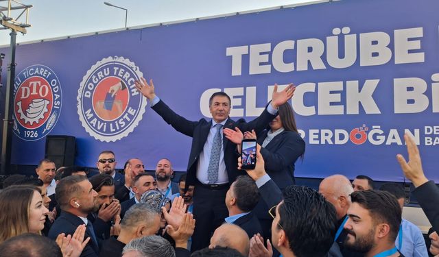 Denizli Ticaret Odasında Sandıktan Mavi Çıktı