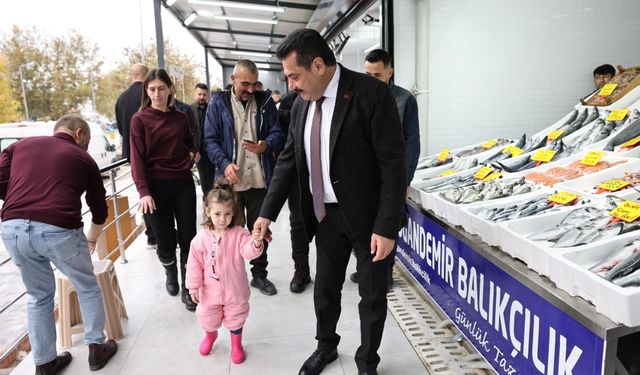 Başkan Ertemur Söz Verdiği Bir Projesini Daha Tamamladı Modern Balık Hali Hizmete Açıldı