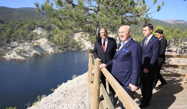 Vali Köşger'den Denizli'nin Üretim Merkezi Çameli'ye Övgü