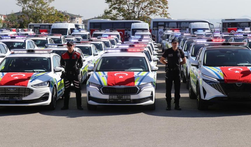 Denizli'de jandarma ve polisin 141 yeni aracı hizmete alındı