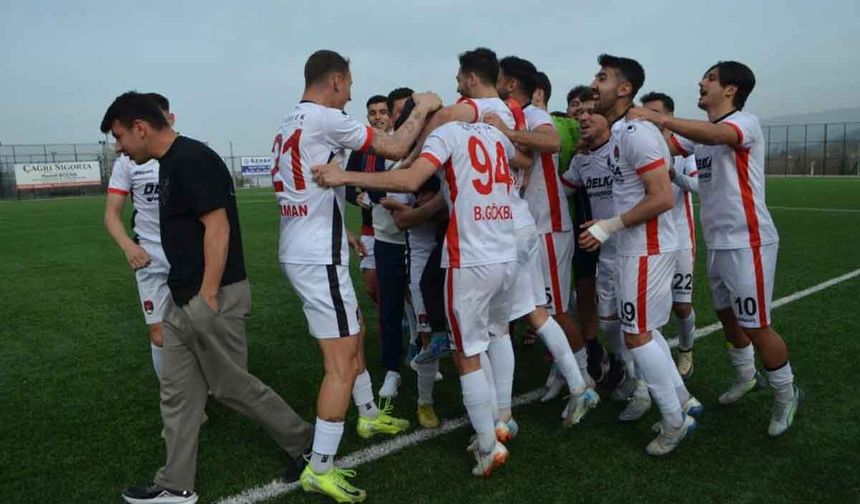 Denizli takımlarından biri düştü, diğeri şampiyon oldu