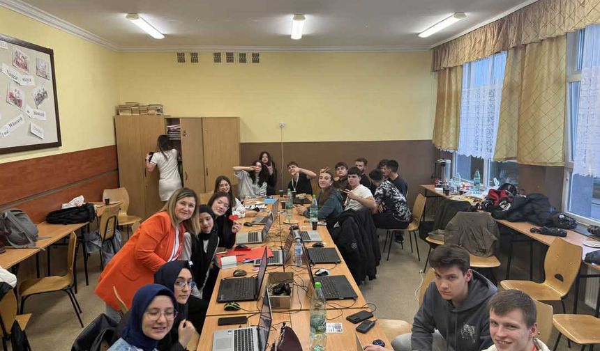 "EduCross Erasmus+ Projesiyle Cedide Abalıoğlu AİHL, Eğitimde Sınırları Aşıyor"