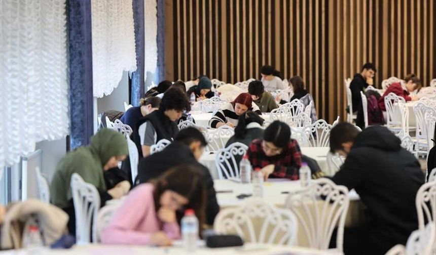 Merkezefendi’de Ücretsiz TYT ve AYT Denemeleri Devam Ediyor