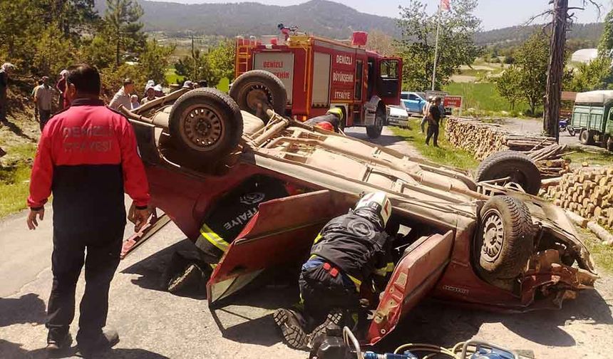Odun sterine çarpan otomobil takla attı