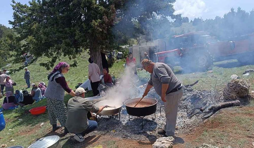 Kurban kesip yağmur duası ettiler
