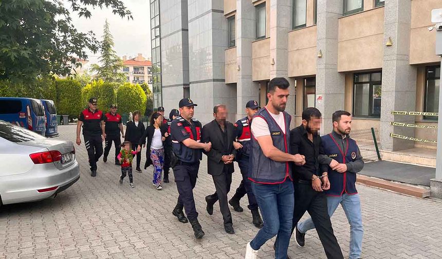 Dil Düşürerek 9 İlde Hırsızlık Yapan Kadın ve Ailesi, 600 Bin Liralık Son İşlerinde Yakalandı