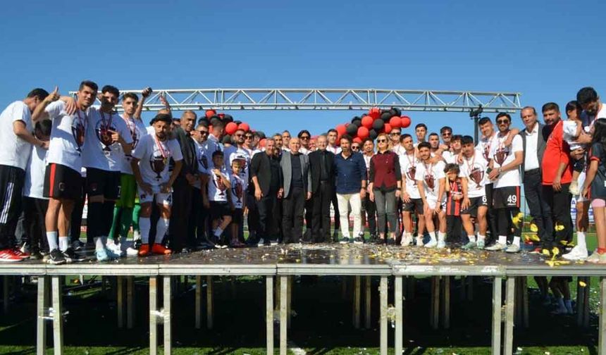 Şampiyon Denizli İdmanyurdu sahipsiz kaldı
