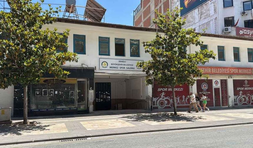Tatar; "Büyükşehir, 69 yıllık değeri yıkmak yerine Denizli'ye kazandırmalı"