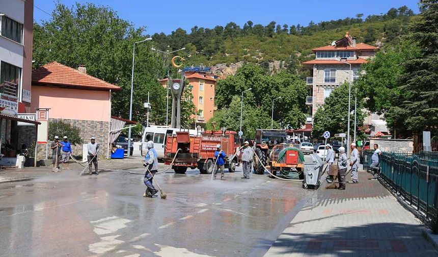Çameli’nde Kurban Bayramı Temizliği Başladı