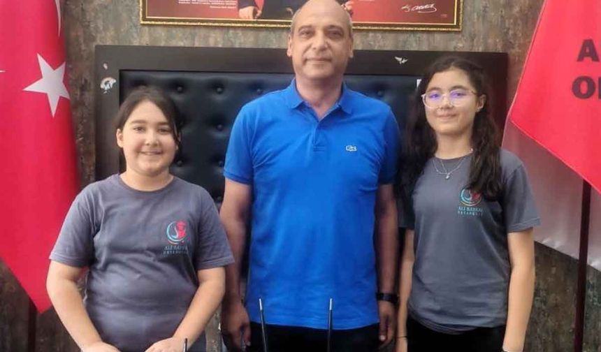 Denizli Bursluluk Sınavında 2 Türkiye 1.’si çıkardı