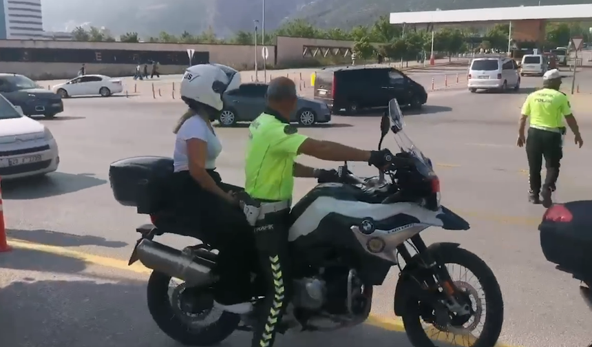 YKS Sabahı Emniyetten Öğrencilere Destek