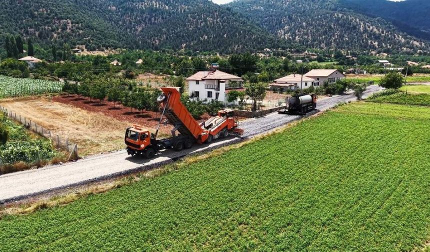 Çameli Belediyesi, Kendi İmkanlarıyla Yolları Yeniliyor
