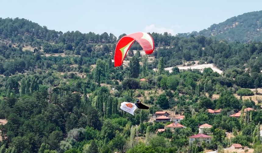 Çameli Festivalinde Gökyüzü Renklerle Şenlendi