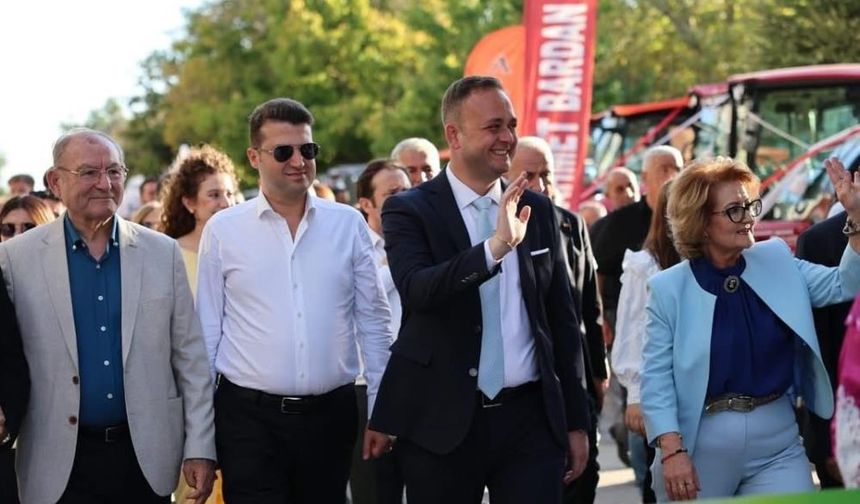 Çivril Kültür Sokağı, 27. Elma, Tarım ve Kültür Festivalinin İlgi Odağı Oldu