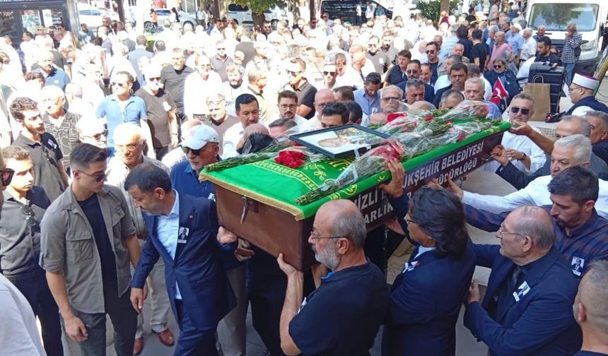 Denizli Siyasetinin Önemli İsmi Yağcı,Son Yolculuğuna Uğurlandı