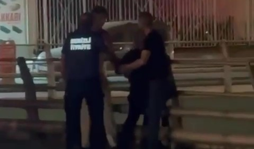 Denizli'de Köprüden Kendini Atmak İsteyen Kadını Polis Engelledi