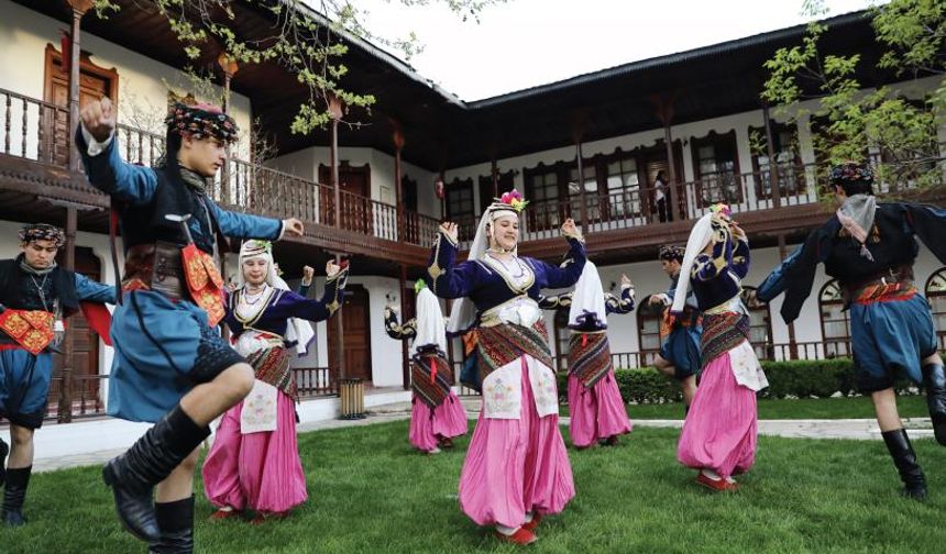Merkezefendi'de Halk Oyunları Kurs Kayıtlar Başladı