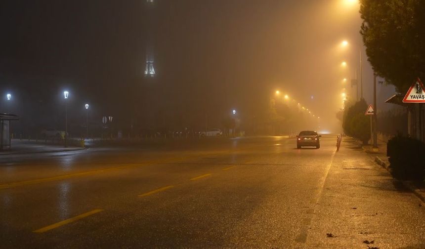 Denizli’de yoğun sis yaşamı zorlaştırdı