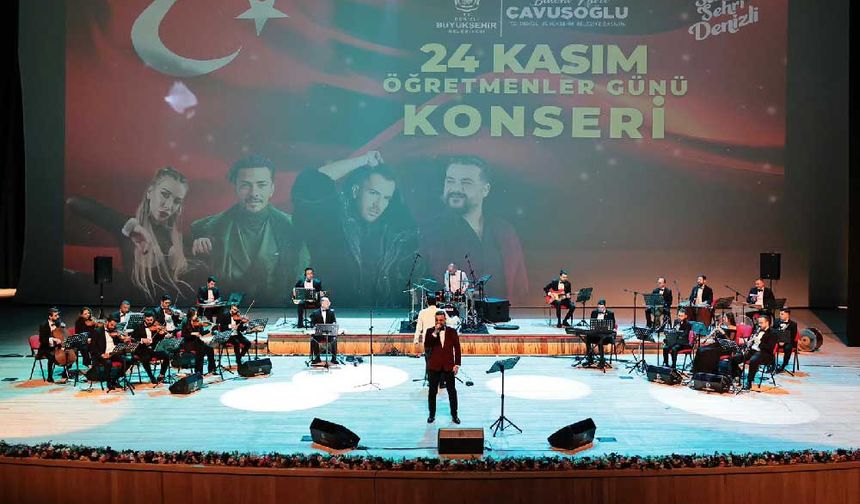 Denizli'de Sanatçılar Öğretmenler İçin Sahne Aldı